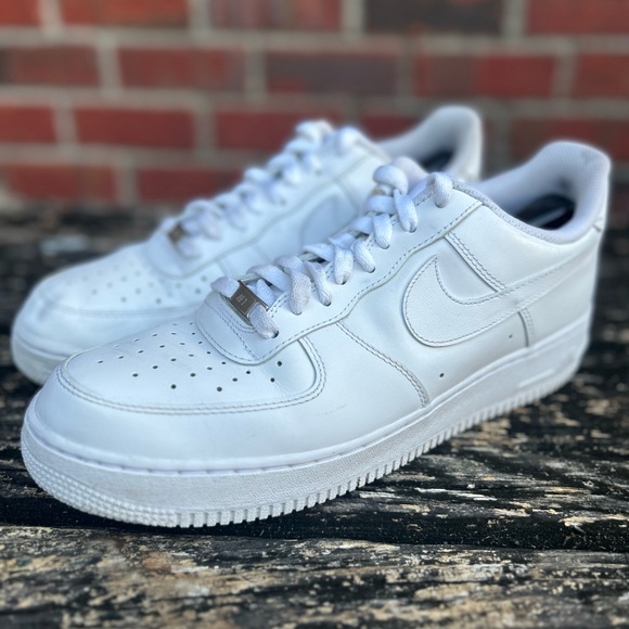 Nike Air Force 1 \'07 EasyOn White Leather AF1 Size 10.5 Low Top Lace Up Shoes G8 main image 4